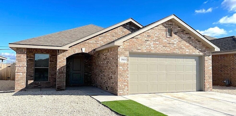 2025 Kenwood Ave, Unit 105 in Lubbock, TX - Building Photo