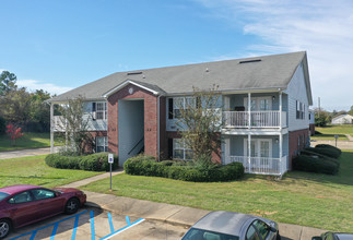 Chase Park in Montgomery, AL - Foto de edificio - Building Photo