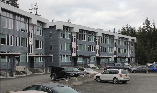 Island Hills Apartments