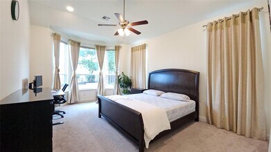 6701 Serlio Dr in Austin, TX - Foto de edificio - Building Photo