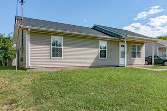 1126 Timothy Ave in Oak Grove, KY - Building Photo - Building Photo