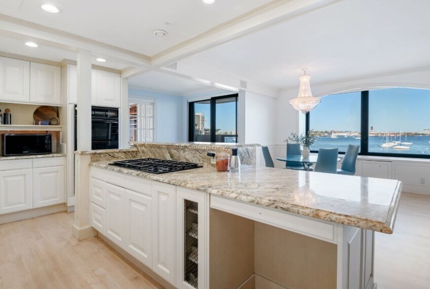 85 E India Row, Unit 2B in Boston, MA - Building Photo