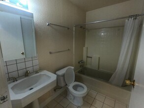 279 Estabrook St-Unit -C in San Leandro, CA - Building Photo - Building Photo