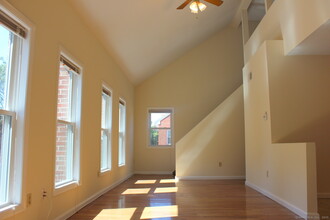 939 State St in New Haven, CT - Building Photo - Building Photo