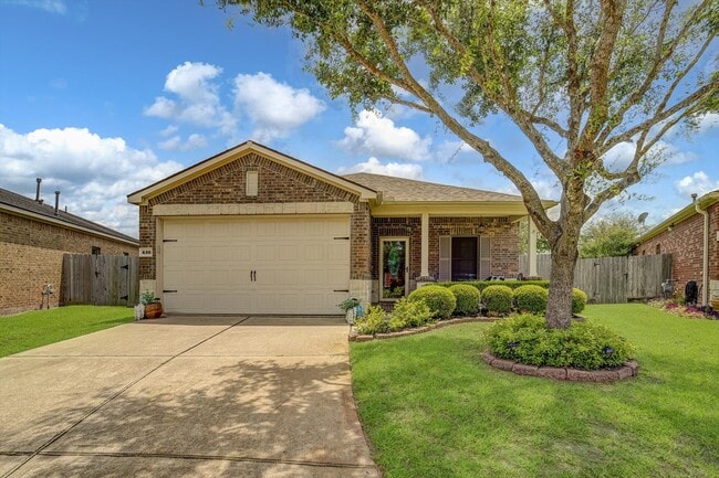 property at 630 W Newport Bend