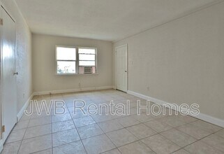 223 15th Ave N in Jacksonville Beach, FL - Building Photo - Building Photo