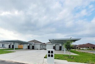 2109 Davenport St, Unit 1 in Weslaco, TX - Building Photo