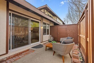 203 Corte San Pablo in Fremont, CA - Building Photo - Building Photo