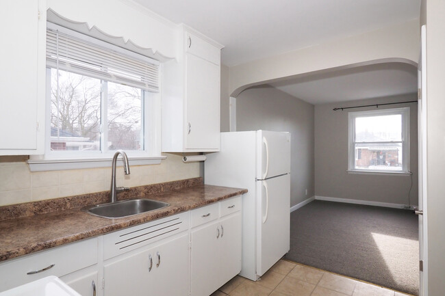 6 Oliver Av in Cambridge, ON - Building Photo - Building Photo