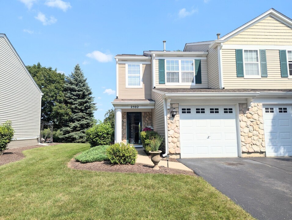 2502 Oak Tree Ln in Plainfield, IL - Building Photo