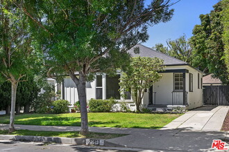 2519 S Bentley Ave in Los Angeles, CA - Building Photo - Building Photo