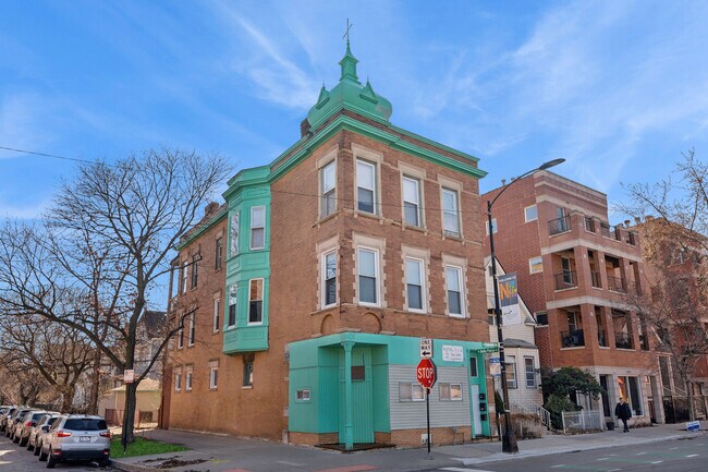 property at 4057 N Damen Ave