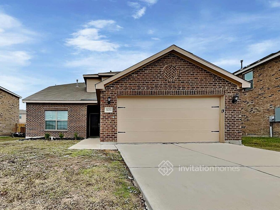 3129 Angus Dr in Heath, TX - Foto de edificio