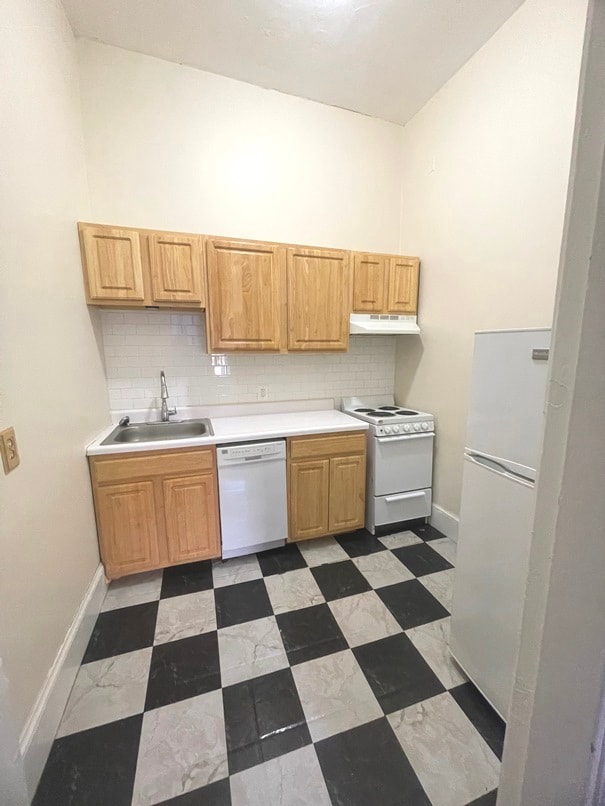 471 Commonwealth Ave, Unit 1R in Boston, MA - Foto de edificio - Building Photo