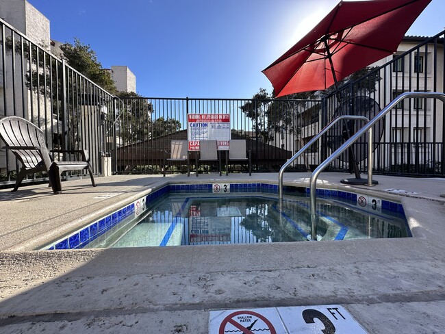5605 Friars Rd in San Diego, CA - Building Photo - Building Photo