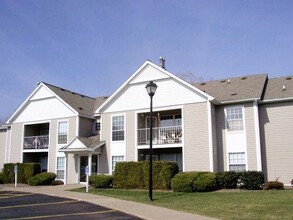 Cobblestone Court Apartments in Rochester, NY - Building Photo - Building Photo