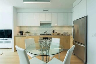 10 Halletts Point in Queens, NY - Building Photo - Building Photo