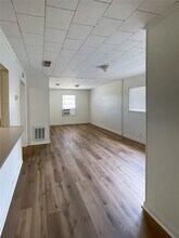 1241 Chevy Chase Dr in Angleton, TX - Building Photo - Building Photo