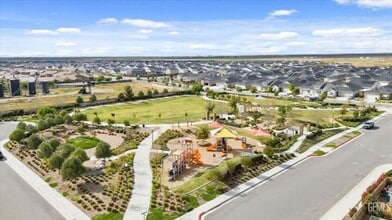 9712 Maple Ter Ln in Bakersfield, CA - Building Photo - Building Photo