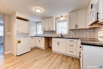 8 Maple Ave in Plymouth, CT - Building Photo - Building Photo