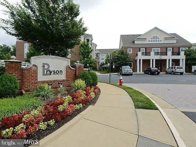 12905 Centre Park Cir in Herndon, VA - Building Photo - Building Photo