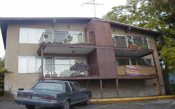 10609 Des Moines Memorial Dr in Seattle, WA - Building Photo - Building Photo