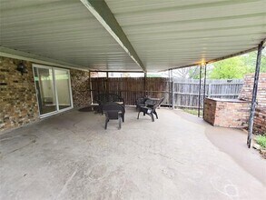 1301 Cliff Ct in Fort Worth, TX - Building Photo - Building Photo