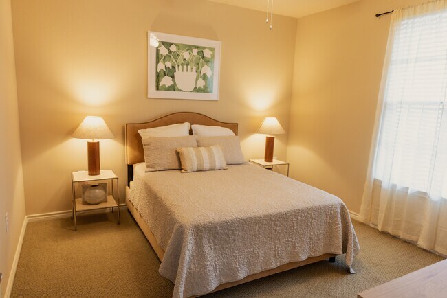 Renaissance At North Park in Lubbock, TX - Foto de edificio - Building Photo