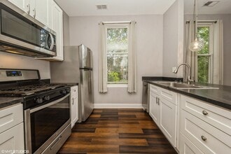 2734 W 18th St, Unit 2R in Chicago, IL - Foto de edificio - Building Photo