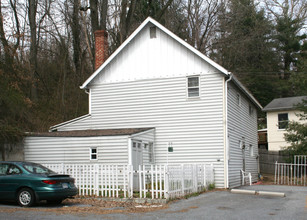 7506-7508 Main St in Sykesville, MD - Building Photo - Building Photo