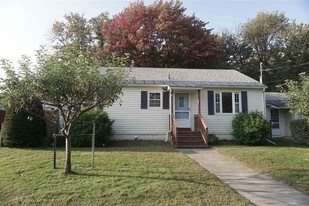 96 Birch Ct in Burlington, VT - Building Photo