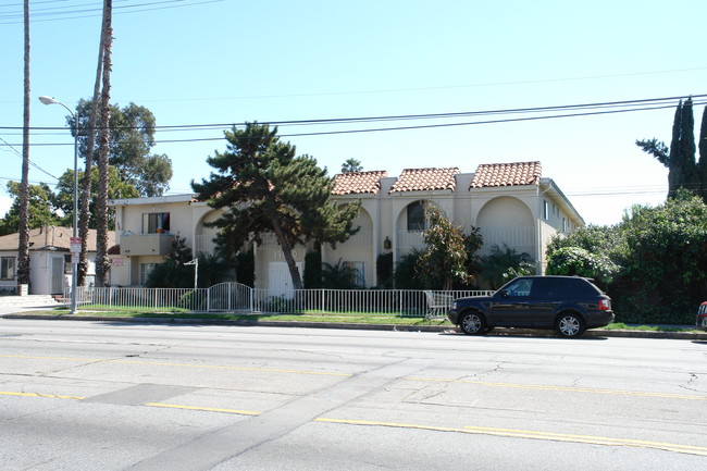 Sherman Way Apartments in Van Nuys, CA - Building Photo - Building Photo