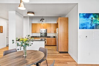 1050 Island Ave in San Diego, CA - Building Photo - Building Photo