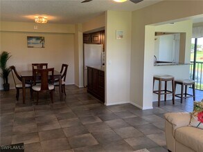 7410 Lake Breeze Dr in Ft. Myers, FL - Building Photo - Building Photo