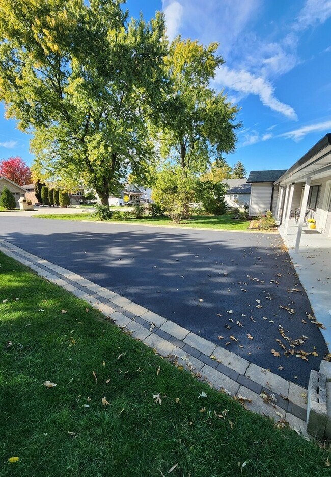 106 Mound St in Willow Springs, IL - Building Photo - Building Photo
