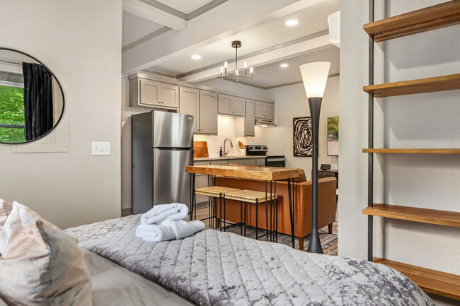 property at 122 W Meadow St