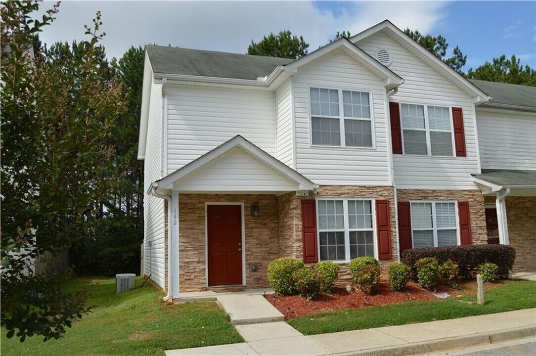 142 Hiram Terrace in Hiram, GA - Building Photo