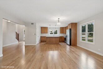 452 Mildred Ave in Cary, IL - Foto de edificio - Building Photo