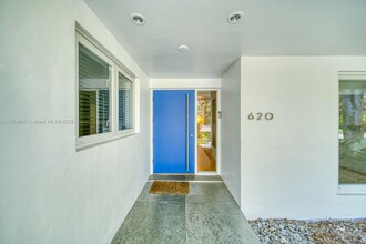 620 Conde Ave in Coral Gables, FL - Foto de edificio - Building Photo