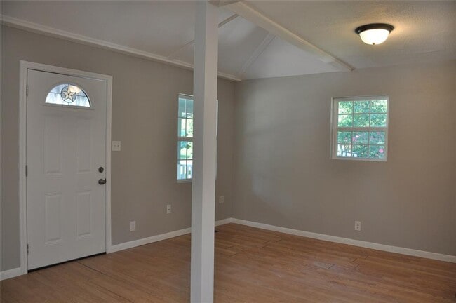 926 Queenswood St in Montgomery, TX - Building Photo - Building Photo