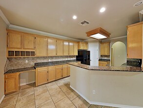 6034 Bobtail Dr in Corpus Christi, TX - Foto de edificio - Building Photo