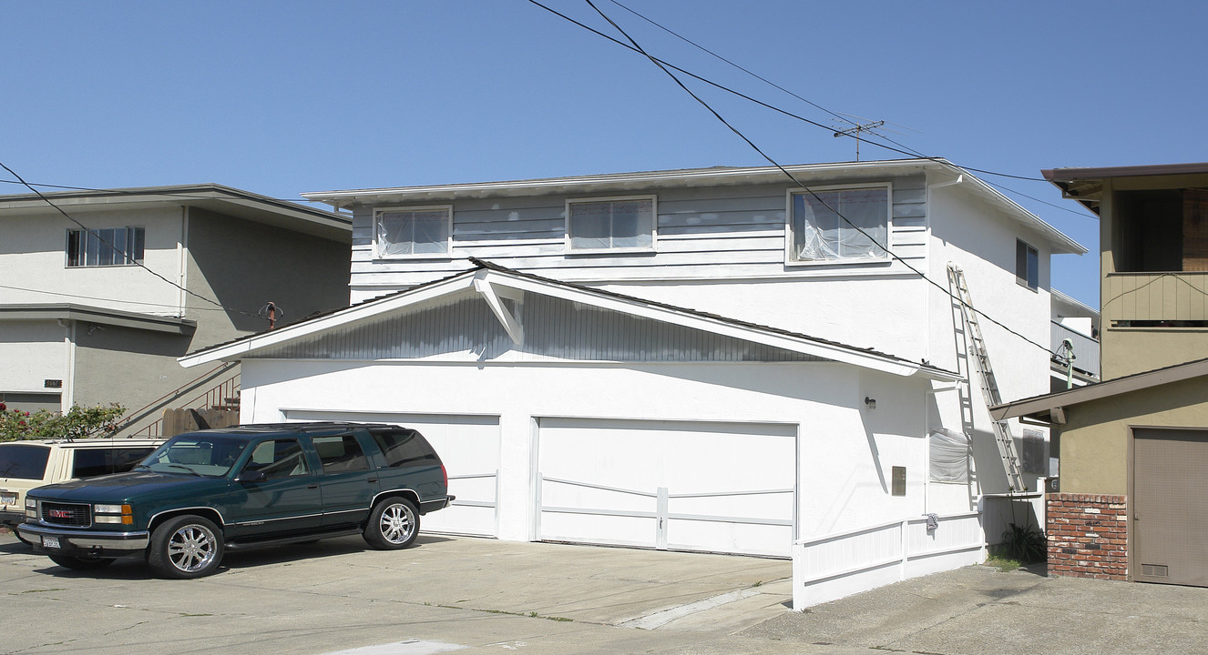 3675 Maybelle Ave in Oakland, CA - Foto de edificio