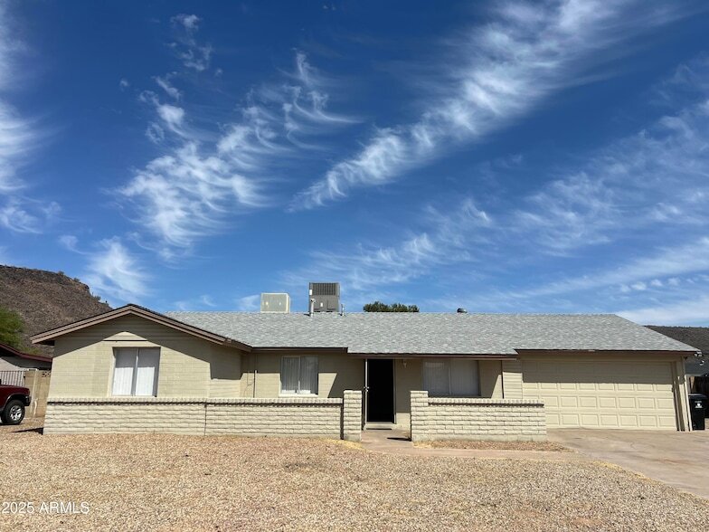 13433 N 16th Ave in Phoenix, AZ - Foto de edificio