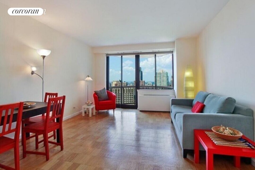 45 E 25th St in New York, NY - Building Photo