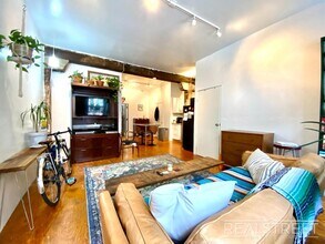 Spacious 2 Bed LOFT in Williamsburg! in Brooklyn, NY - Building Photo - Building Photo