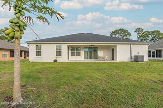 382 Eldron Blvd NE in Palm Bay, FL - Building Photo - Building Photo