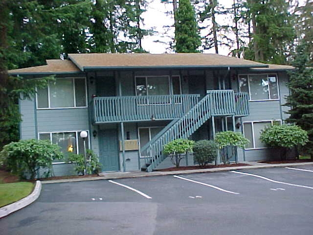 Madison Villa Apartments in Everett, WA - Building Photo - Building Photo