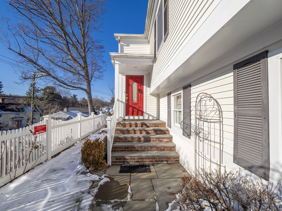 310 Main St in Westport, CT - Building Photo