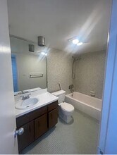 5325 SW 77th Ct, Unit Lakeview Gardens in Miami, FL - Building Photo - Building Photo