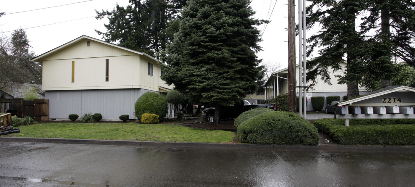 Tall Firs in Vancouver, WA - Building Photo